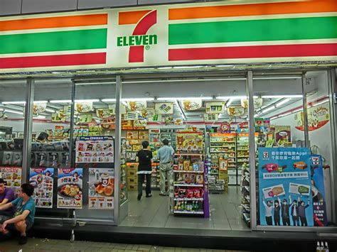 Expanding Around the Globe By the end of 1969, 7-Eleven was better known for Slurpee drinks and grew to approximately 3,500 stores in the United States and went international by opening stores in Canada. ... Seven-Eleven Japan made a tender offer and 7-Eleven, Inc. became its wholly owned subsidiary. 2010. For the 2010 rankings, ...